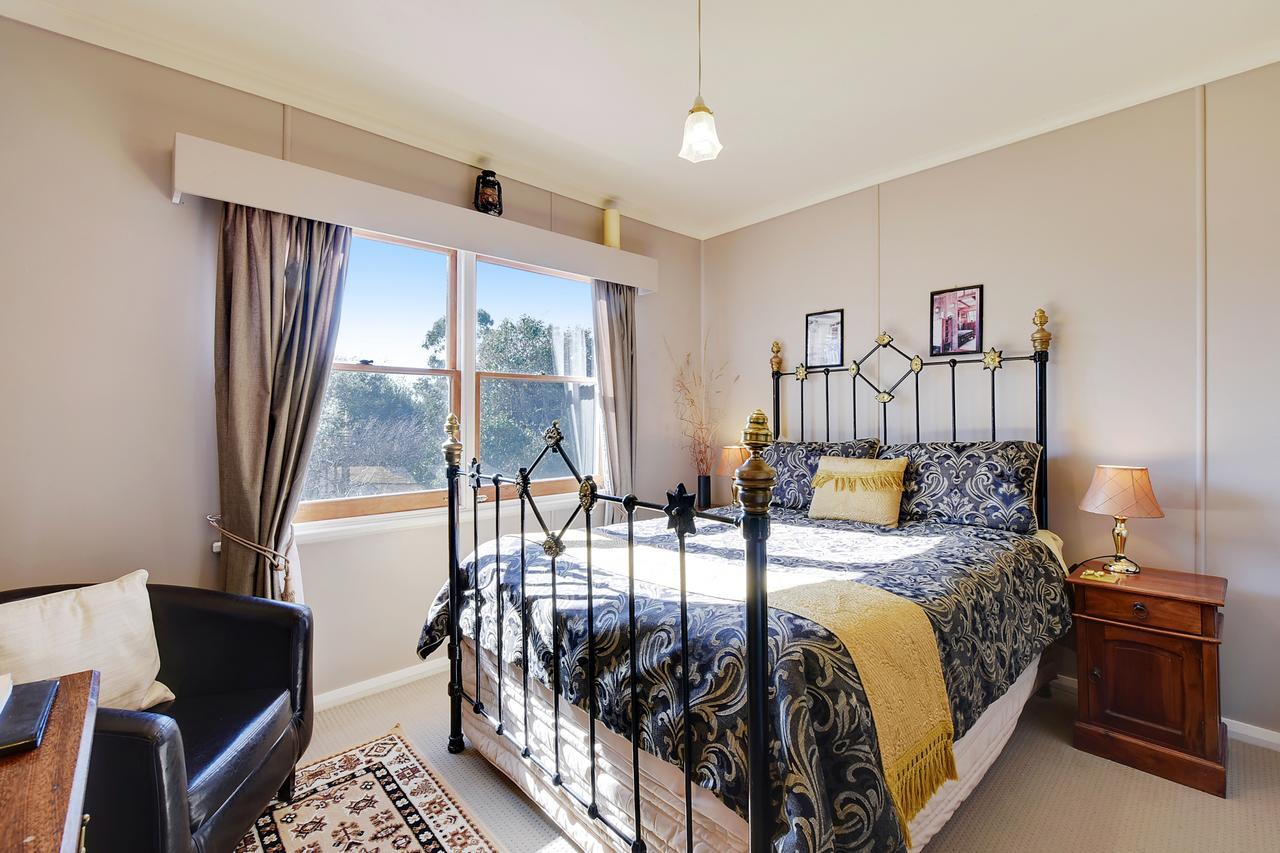 Redcliffe House Colonial Bed & Breakfast สวอนซี ภายนอก รูปภาพ