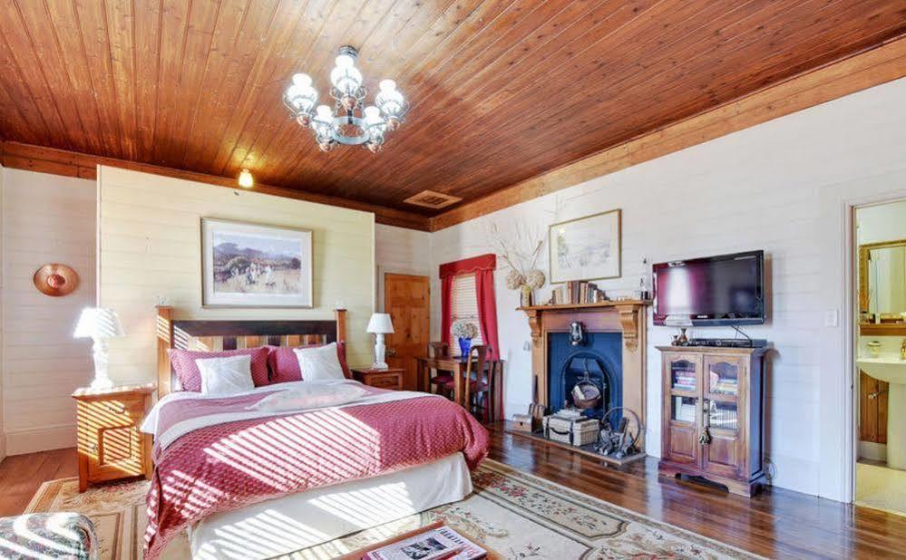 Redcliffe House Colonial Bed & Breakfast สวอนซี ภายนอก รูปภาพ